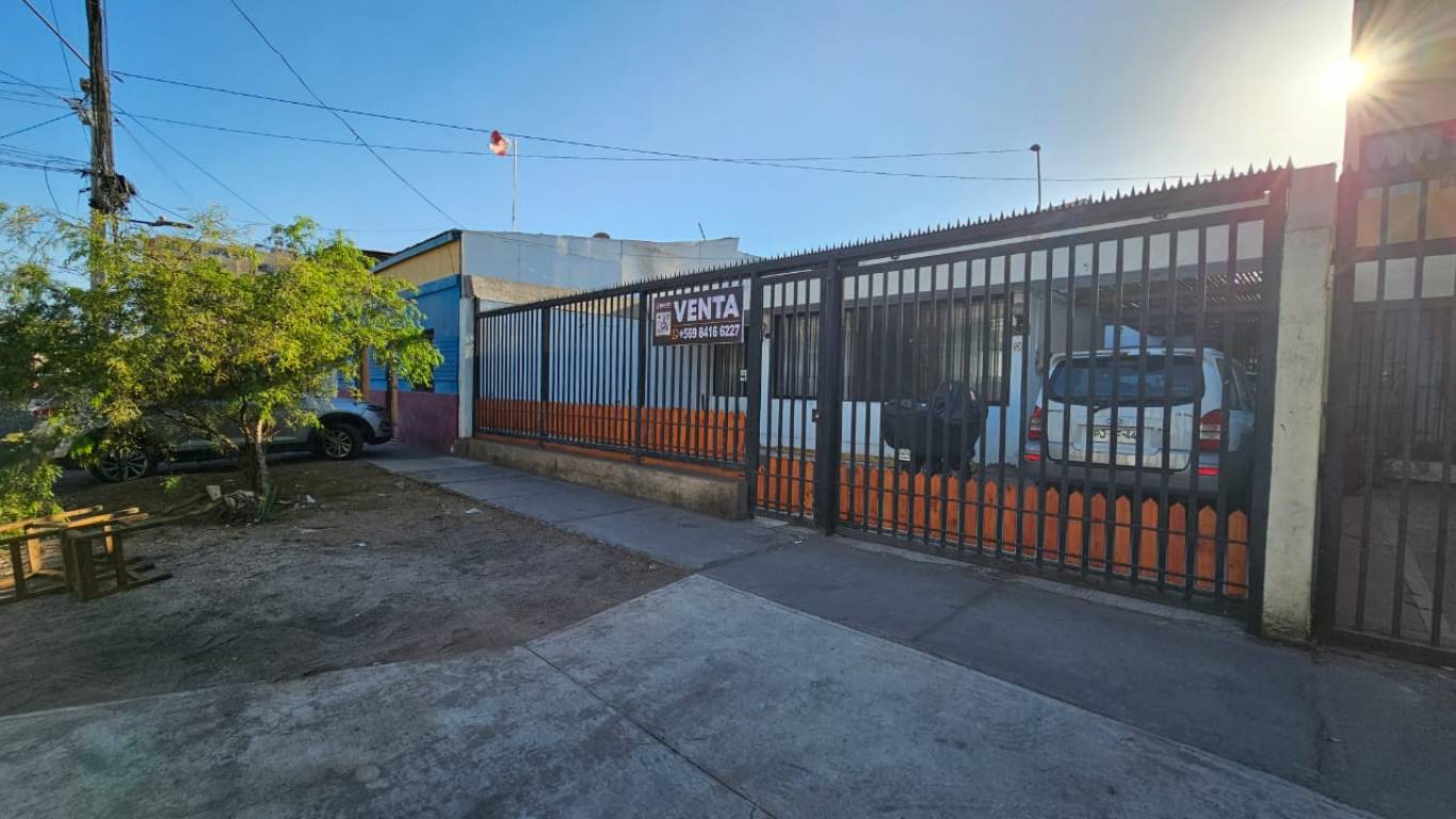 Casa Amunategui / Riquelme